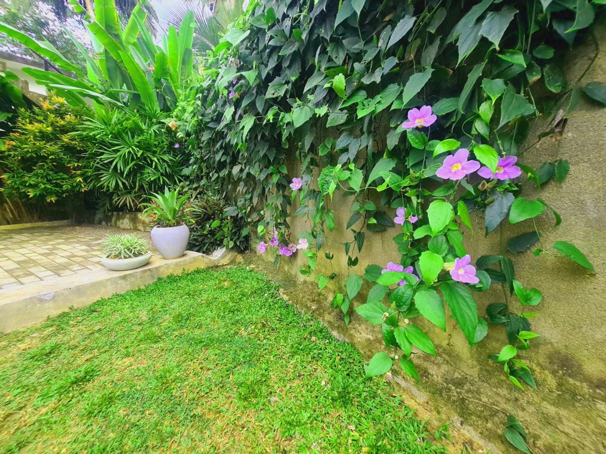 Sahasna Villa Unawatuna Exterior photo