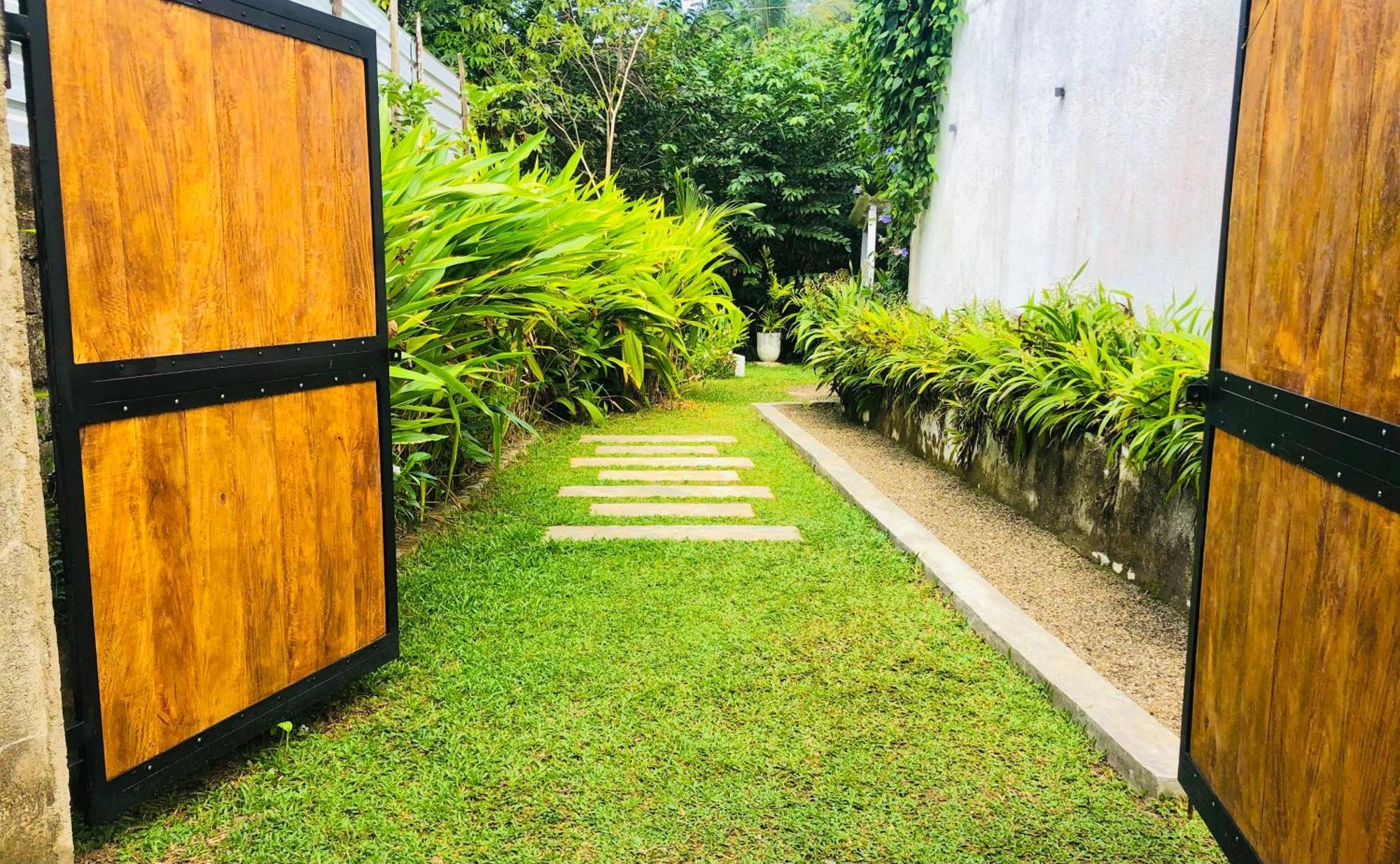 Sahasna Villa Unawatuna Exterior photo
