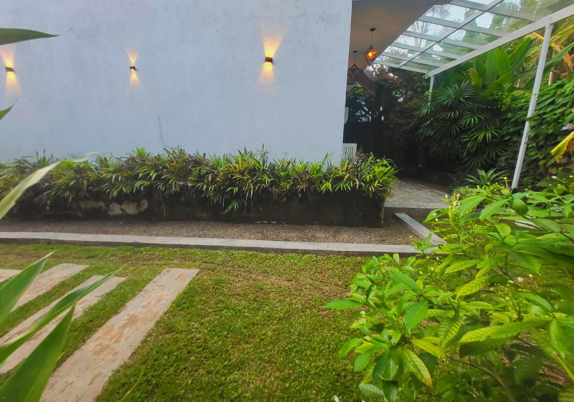 Sahasna Villa Unawatuna Exterior photo